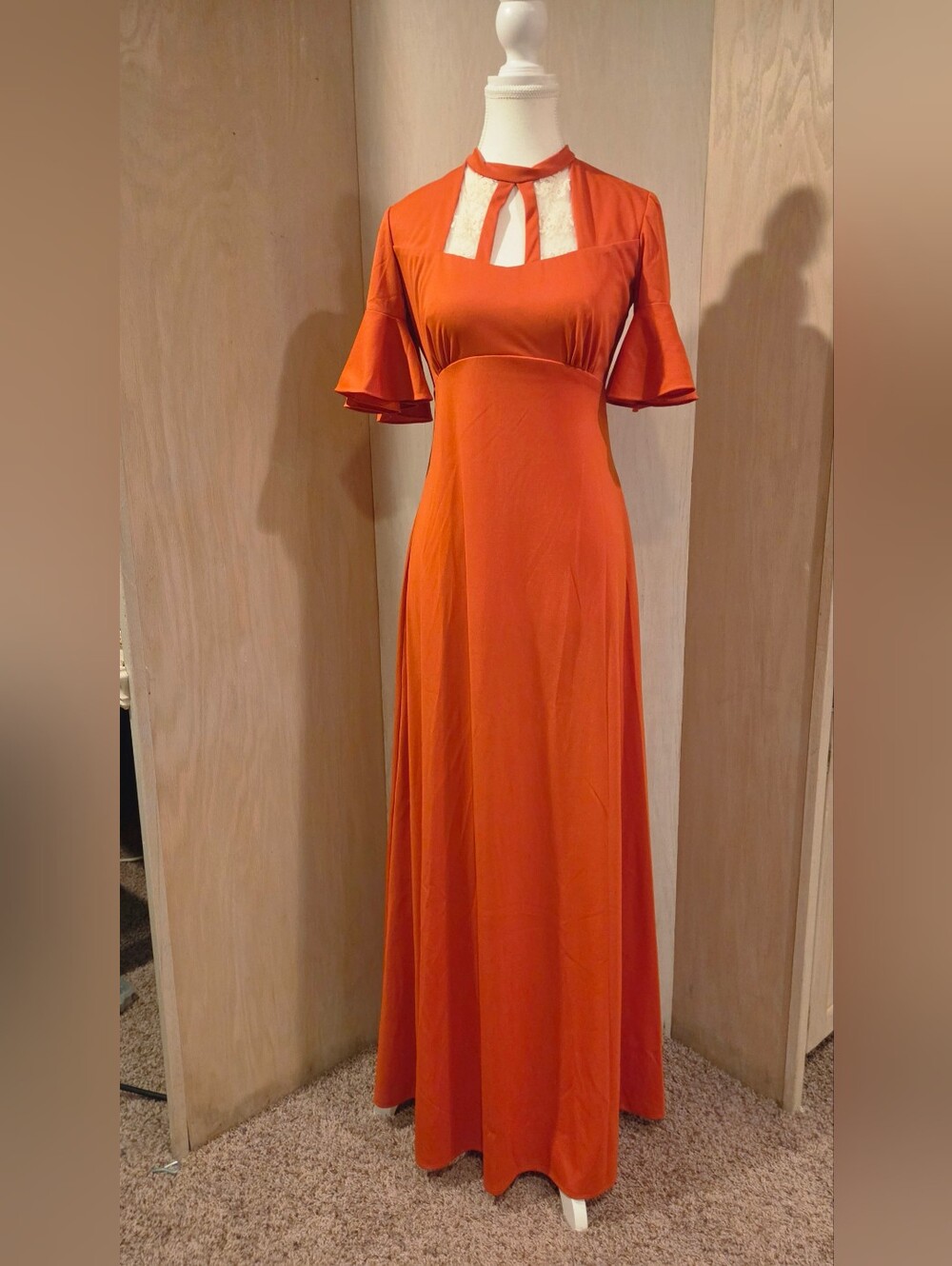 70's orange maxi with keyhole neckline. S
